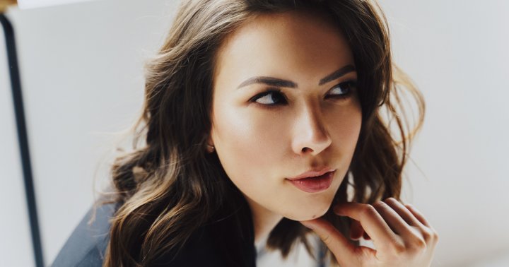 Three Straightforward Eye Stretches To Alleviate Tech Pressure & Stress Complications